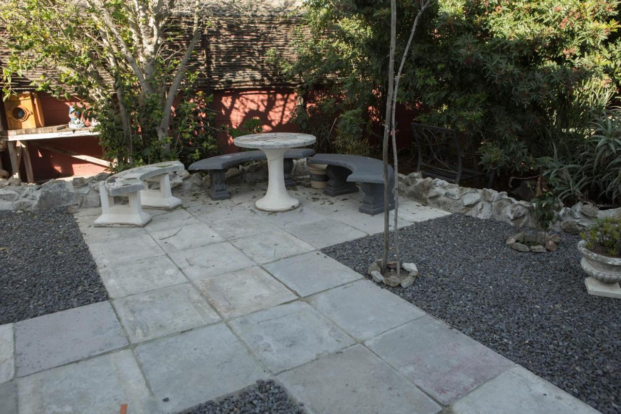 קייפטאון Peaceful 1-Bedroom Flatlet, 10 Min From The Beach מראה חיצוני תמונה